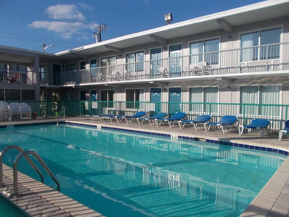 מירטל ביץ' Admiral Motor Inn מראה חיצוני תמונה